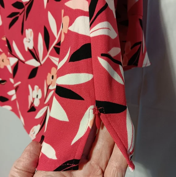 Talbots EUC Large Petite Beautiful Floral Blouse, Bell Sleeves, Side Zipper, - Picture 6 of 8